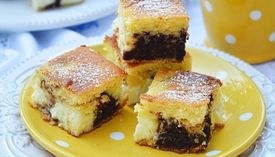 Hrnčekový koláč s tvarohom a slivkovým lekvárom: Jemný ako obláčik